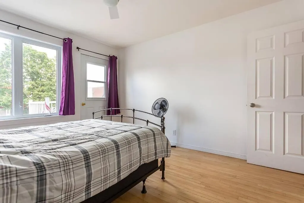 Lovely Rental Unit With Balcony~ Autoroute 40 Montreal Canada