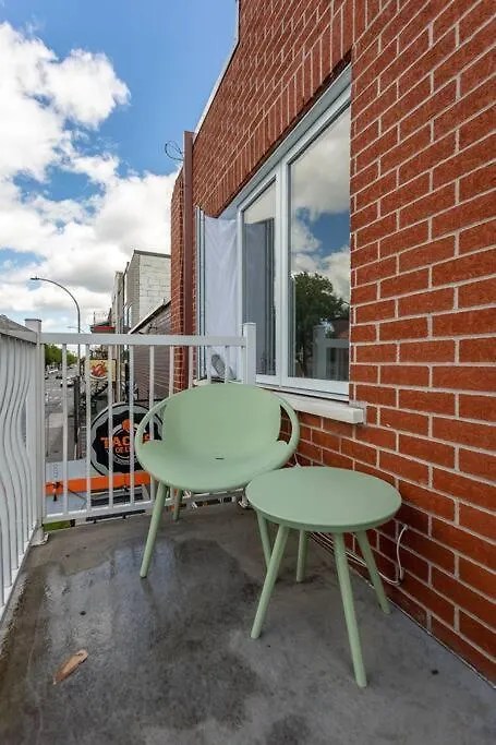 Lovely Rental Unit With Balcony~ Autoroute 40 Montreal 0*,